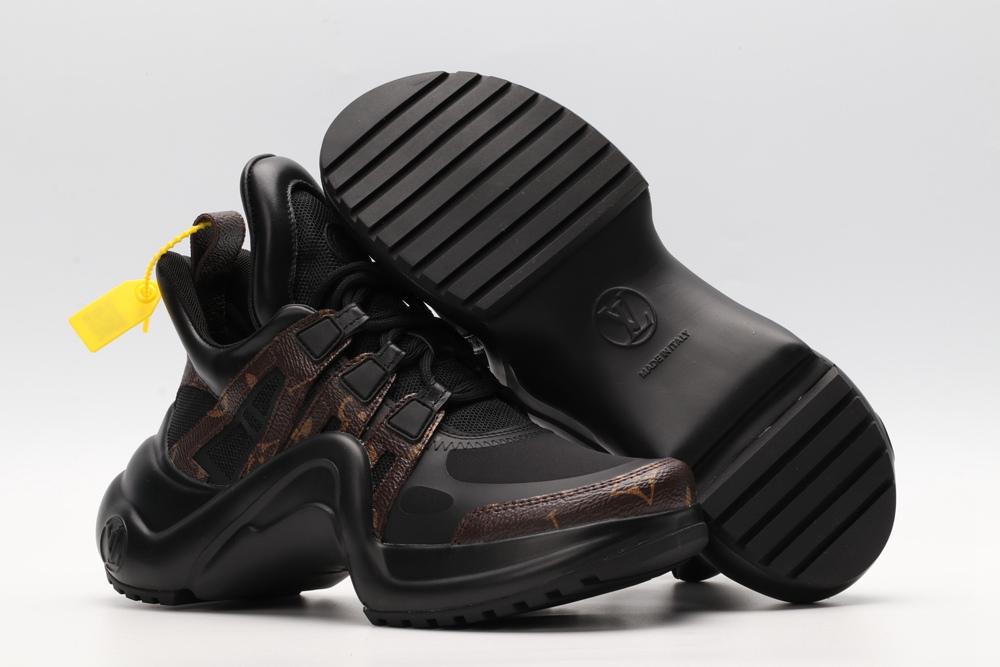 L*V SNEAKER
